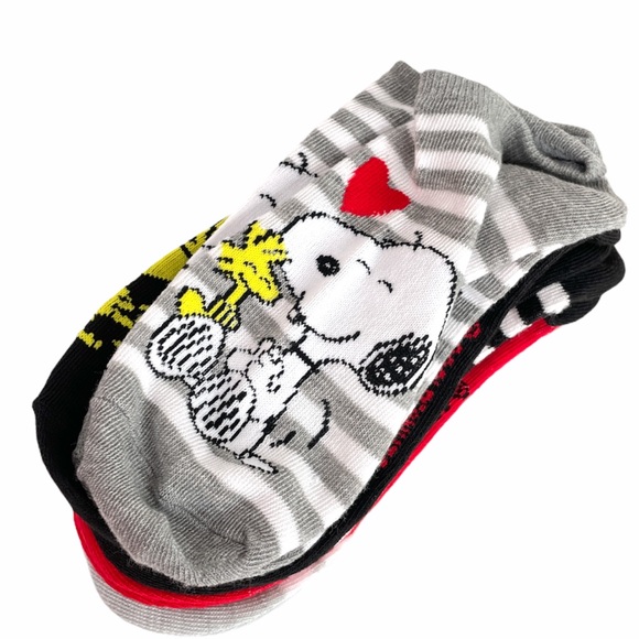 Peanuts Snoopy and Woodstock Valentine’s Socks - Picture 5 of 8